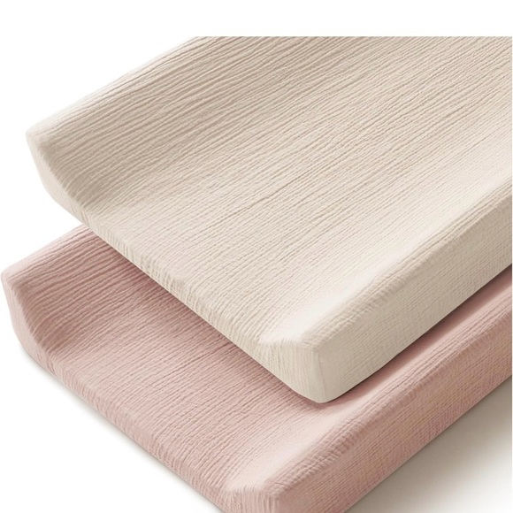 ☀️☀️Elegant Ivory and Pink Muslin Changing Cover - Picture 1 of 3
